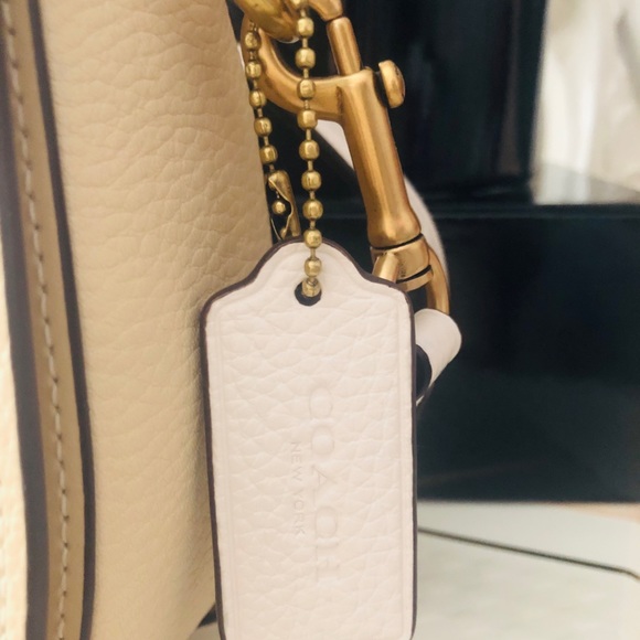 🎀 Coach Jade Leather Saddle Color block Bag - Picture 7 of 11